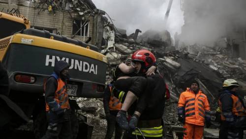 Zelenski: 25 mrtvih u Dnjepru, 73 povrijeđenih, 43 nestalo...