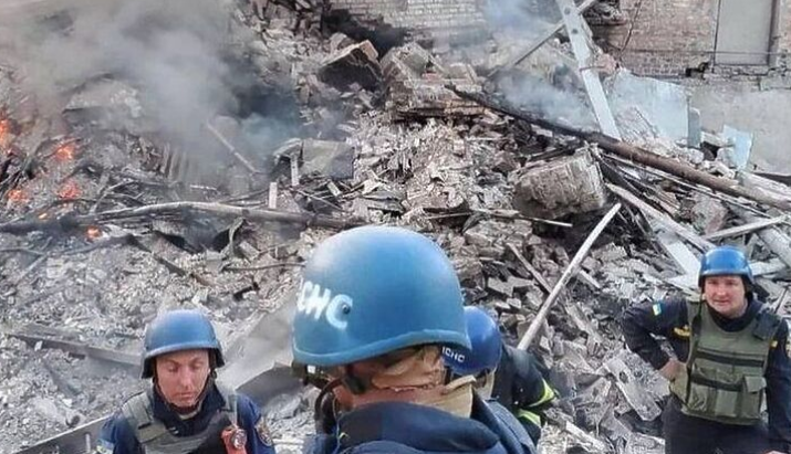 Zelenski: 60 ljudi ubijeno kada je bomba bačena na školu u Ukrajini
