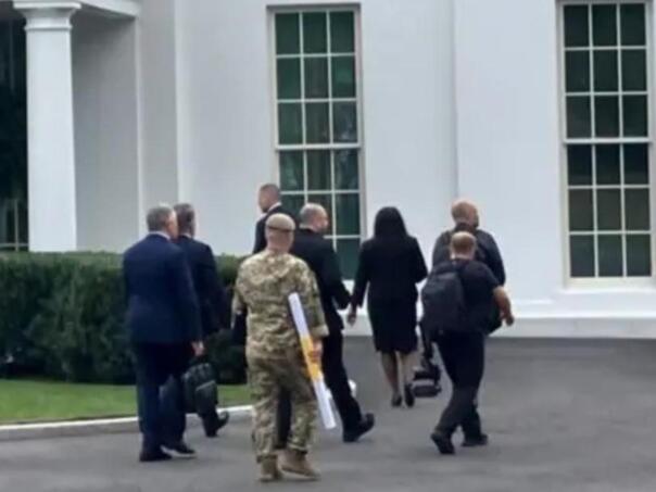 Zelenski i Ukrajinci u Bijelu kuću donijeli veliku mapu?