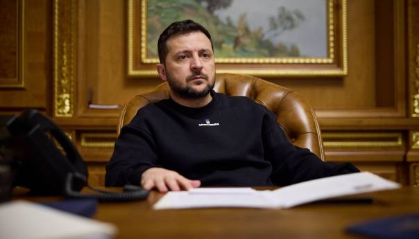 Zelenski: Macron gubi vrijeme na dijalog s Rusijom