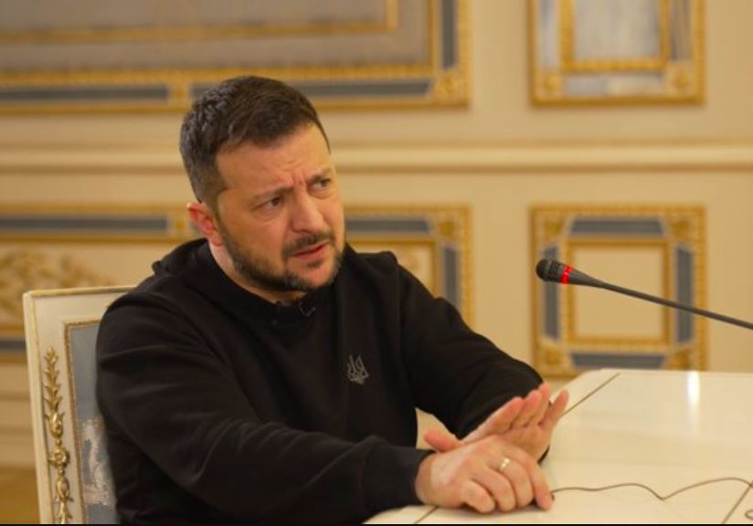 Zelenski upozorio vojne zapovjednike na frontu da se ne mješaju u politiku