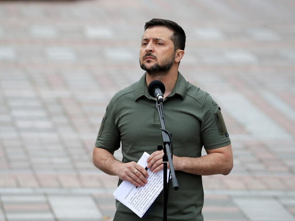 Zelenski za Vaskrs pozvao Ukrajince na jedinstvo: Mi klečimo samo u molitvi