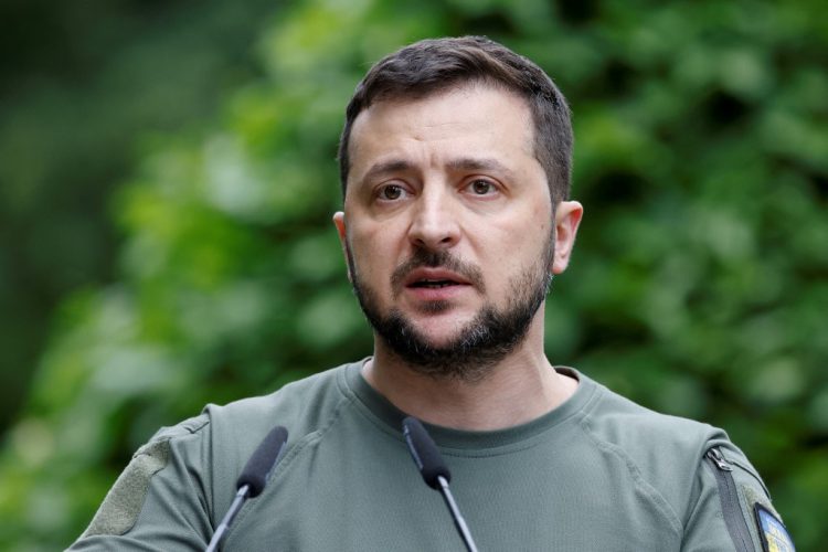 Zelenskij se u petak video linkom obraća slovenskim zastupnicima