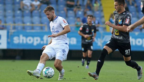 Željezničar protiv Radnika, Široki dočekuje Velež