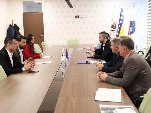 Željeznice FBiH i Općina Ilidža planiraju izgradnju modernih željezničkih stajališta