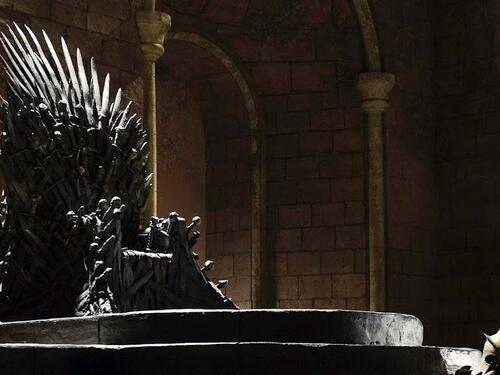 Željezno prijestolje iz serije 'Igra prijestolja' prodano za 1.3 miliona eura