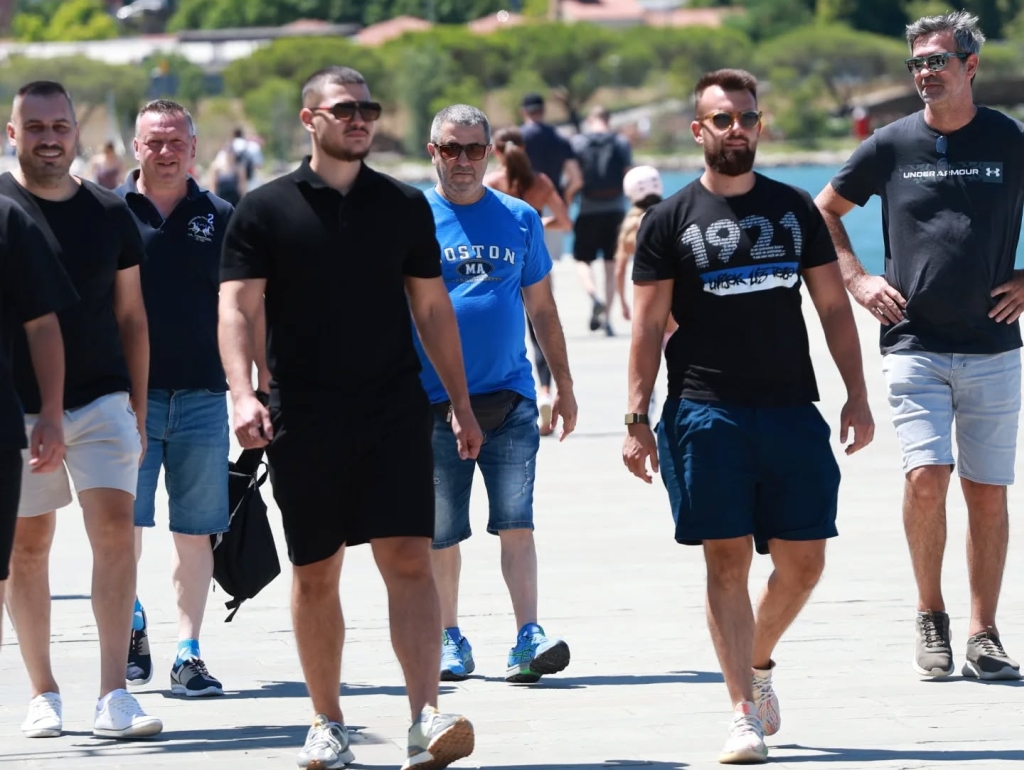 Željini navijači preplavili Koper, Plavi večeras kao kod kuće