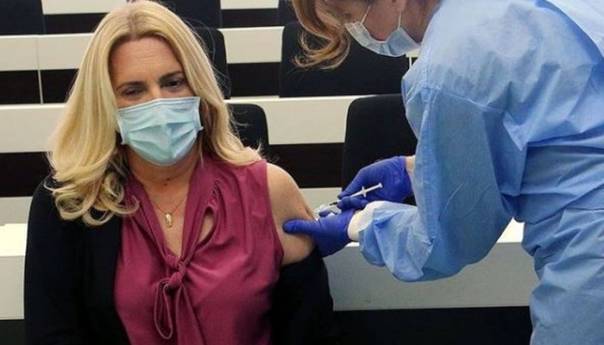 Željka Cvijanović primila vakcinu protiv koronavirusa