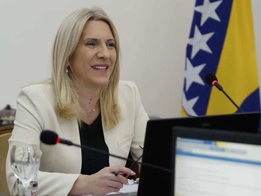 Željka Cvijanović u novogodišnjoj čestitki zaboravila građane BiH