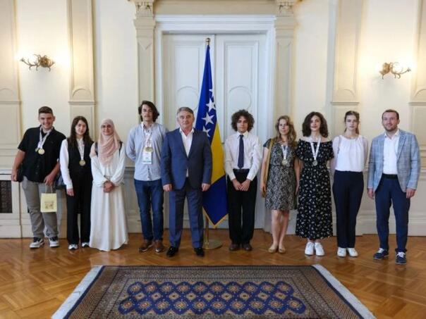 Željko Komšić ugostio pobjednike STEM Olimpijade