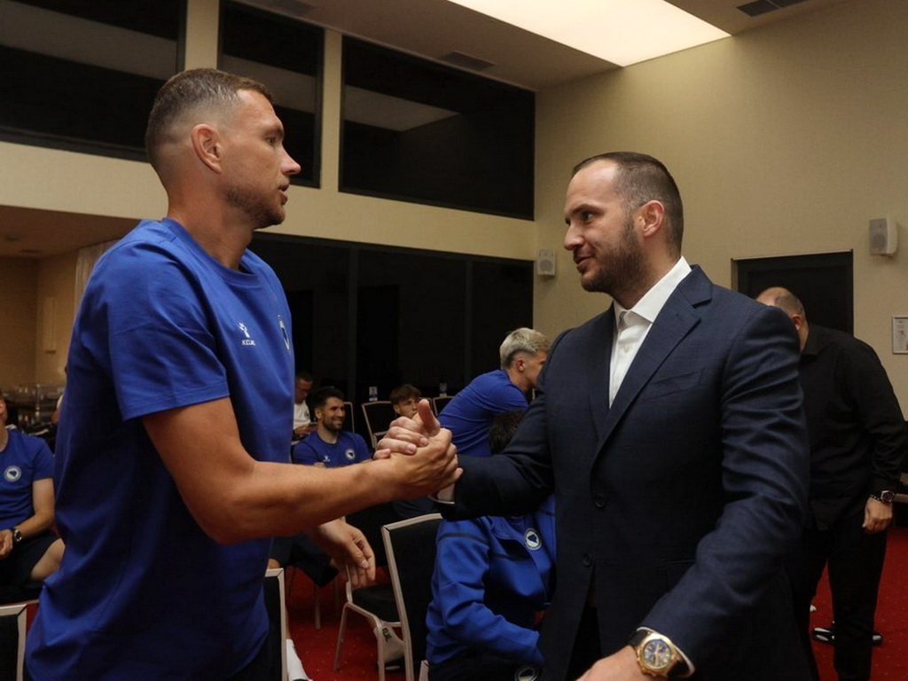 Zeljković u kampu Zmajeva: Pokloni i poruka podrške pred Svjetsko prvenstvo