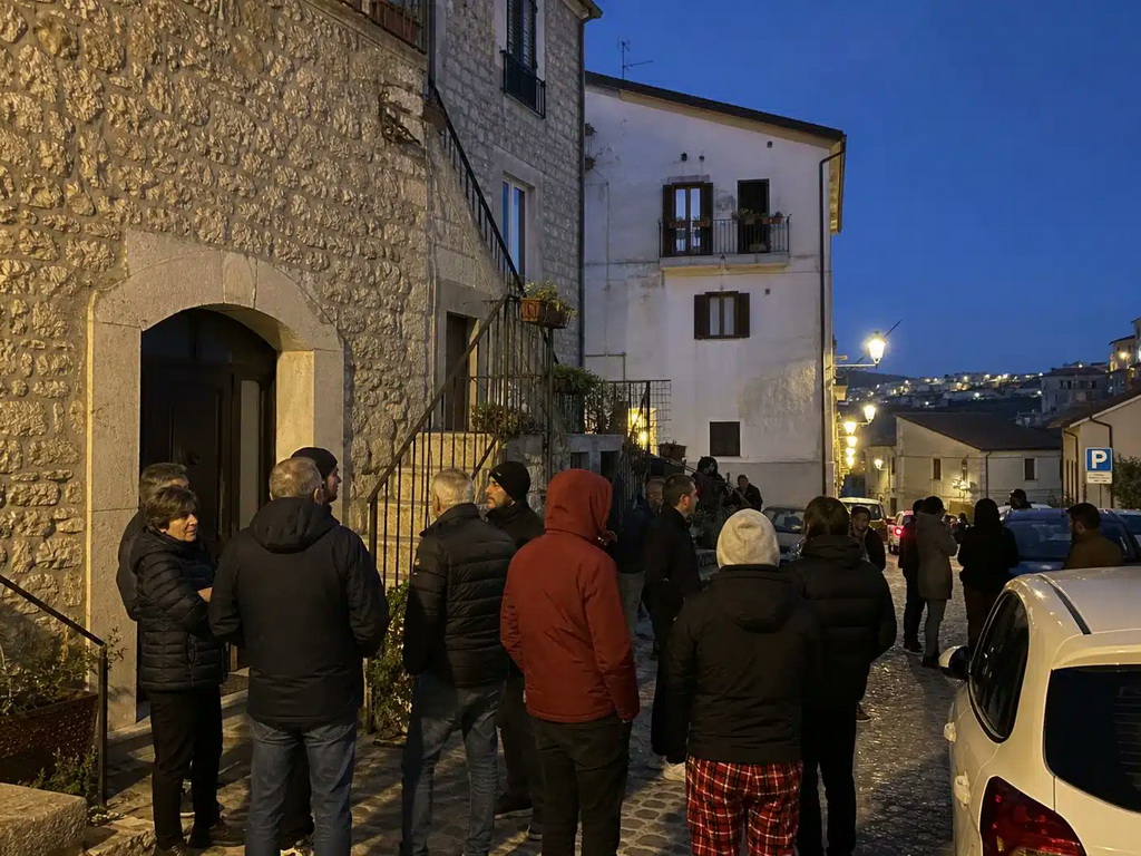 Zemljotres pogodio Italiju: Građani izašli na ulice