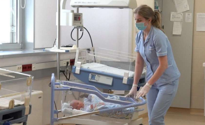 Žena iz Gornjeg Milanovca rodila bebu tešku 6,4 kg
