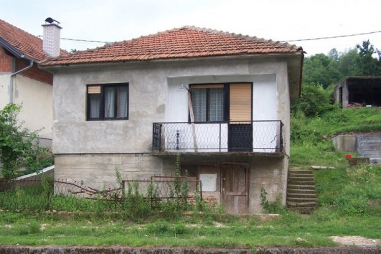 Žena osumnjičena za ubistvo majke prije 11 godina muža ubila budakom