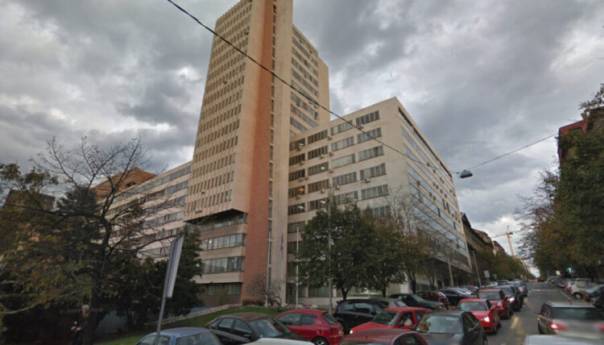 Žena pala kroz prozor sa sedmog sprata Ministarstva odbrane Srbije