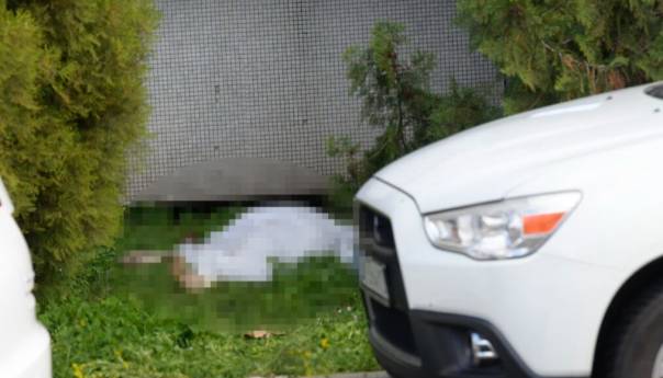 Žena pronađena mrtva sa selotejp trakom oko vrata