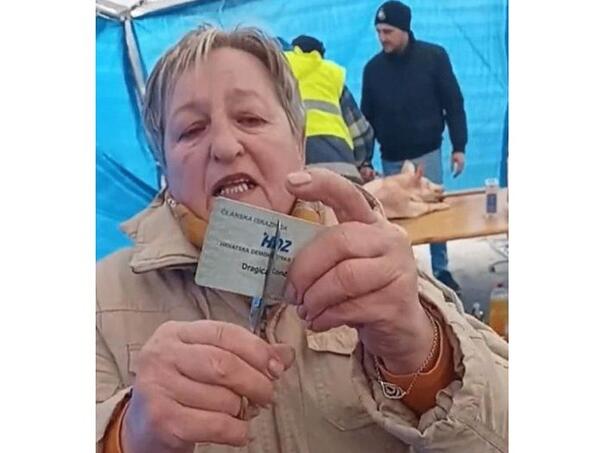 Žena u Hrvatskoj makazama prerezala člansku kartu HDZ-a