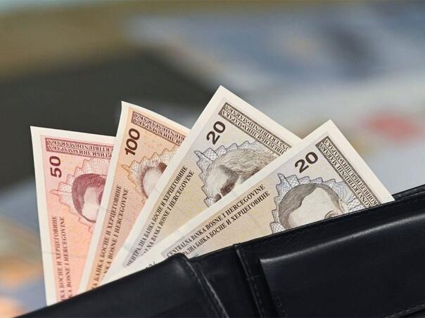 Žena u Laktašima ukrala novčanik sa 2.600 KM