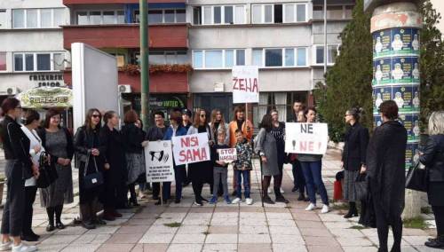 Žene širom BiH poručile s mirnog protesta 'Nijedna više'
