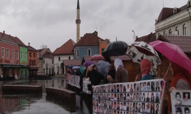 'Žene Srebrenice' održale mirne proteste u Tuzli