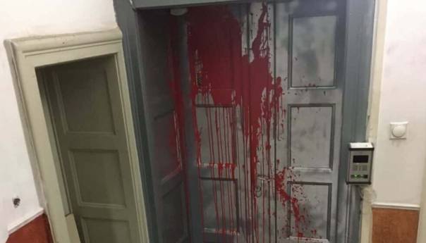 Jučer obilježile godišnjicu genocida, danas im napadnute prostorije