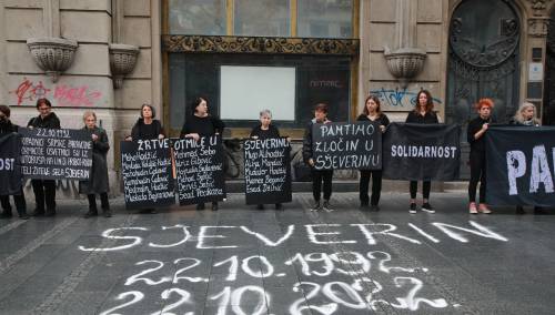 'Žene u crnom' obilježile godišnjicu zločina nad Bošnjacima u Sjeverinu