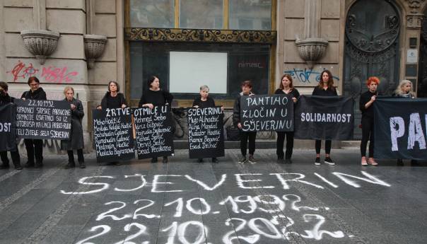 'Žene u crnom' obilježile godišnjicu zločina nad Bošnjacima u Sjeverinu