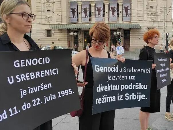 Žene u crnom u Beogradu odale počast žrtvama srebreničkog genocida