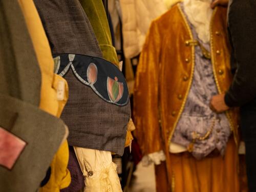 Ženevska opera prodaje hiljade raskošnih kostima i modnih dodataka