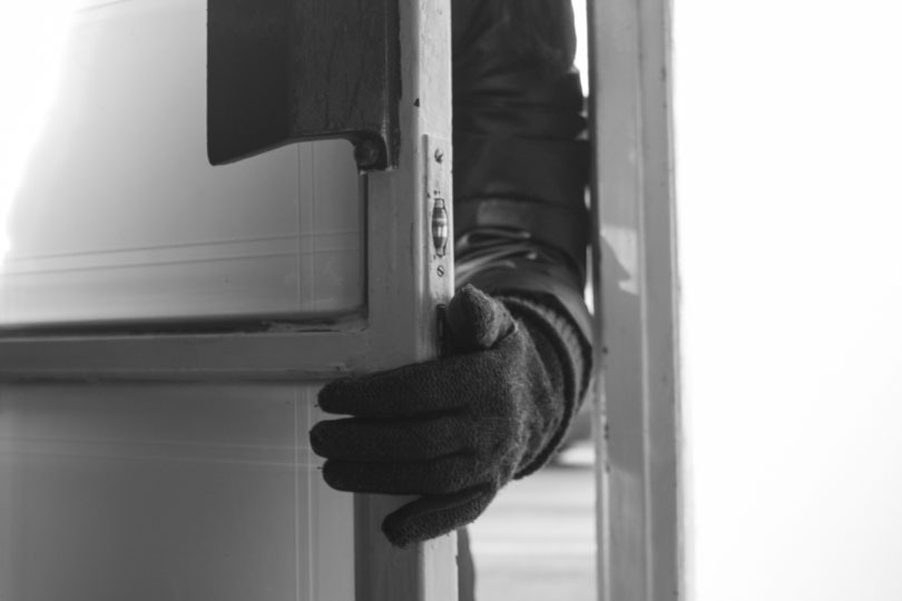 Zenica: Provalio ženi u stan, slikao njen donji veš i objavio na TikToku