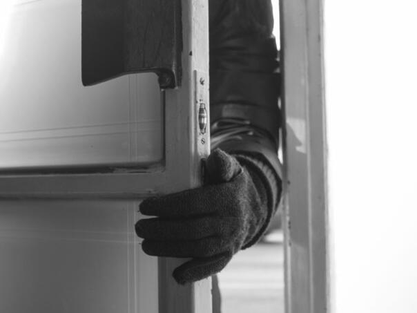 Zenica: Provalio ženi u stan, slikao njen donji veš i objavio na TikToku