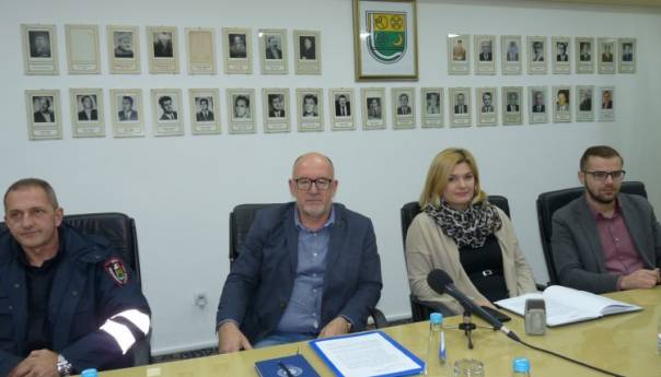 Zenica: Sindikat državnih službenika i namještenika najavio štrajk upozorenja