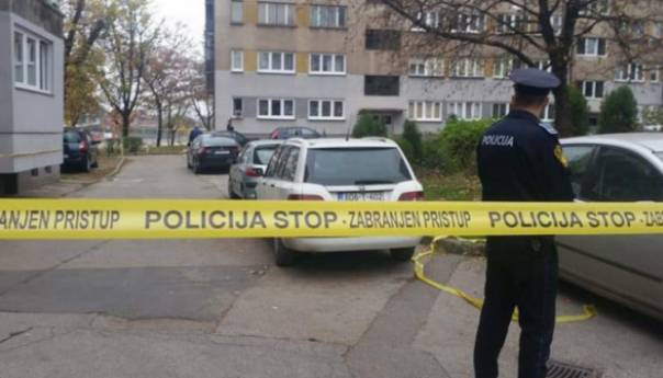 Zenica: Žena preminula nakon pada s trećeg sprata
