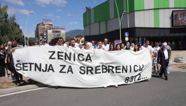 Zeničani i ove godine organizirali 'Šetnju za Srebrenicu' u čast žrtava genocida