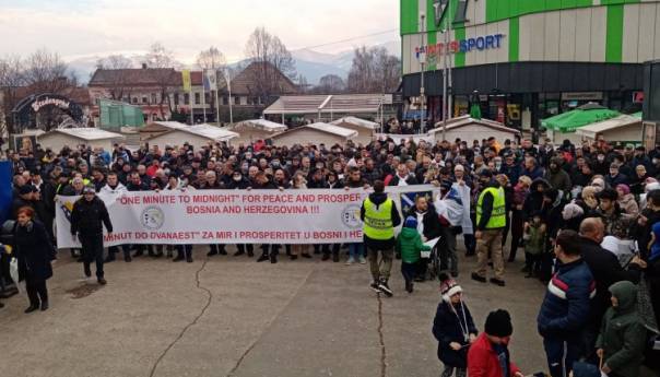 Zeničani održali skup podrške za domovinu BiH