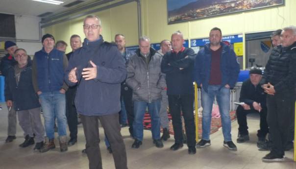 Zenicatrans: Radnici "odmrzavaju" štrajk glađu