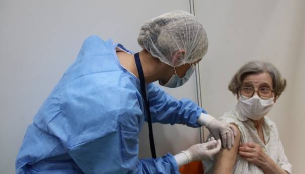 Zenički Dom zdravlja počeo vakcinaciju građana u prostoru Gradske arene