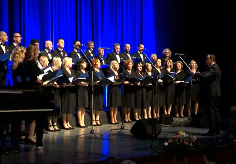 Zenički hor Art sonore predstavio CD sa ukupno 13 sevdalinki u 'a capella' izvedbi