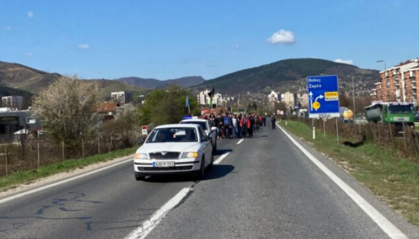 Zenički rudari prekinuli blokadu M-17, radnički neposluh se nastavlja