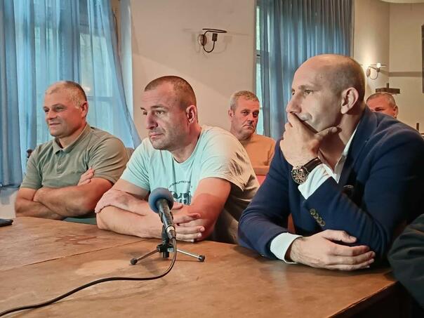 Zenički rudari prekinuli štrajk glađu, ali do isplate plaće za juli ostaju u Domu rudara