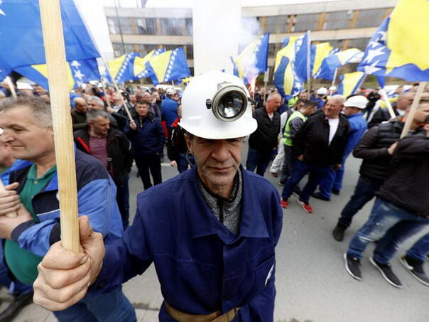 Zenički rudari zbog neisplaćenih plaća zakazali protest u Sarajevu