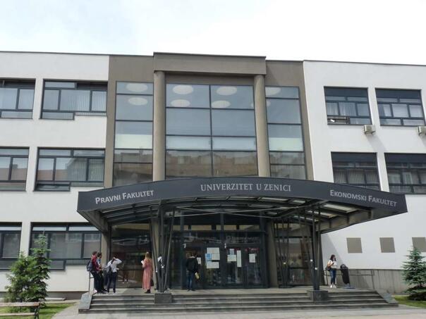 Zenički univerzitet za prvi ciklus zaprimio još 240, a za sve cikluse 333 prijave studenata