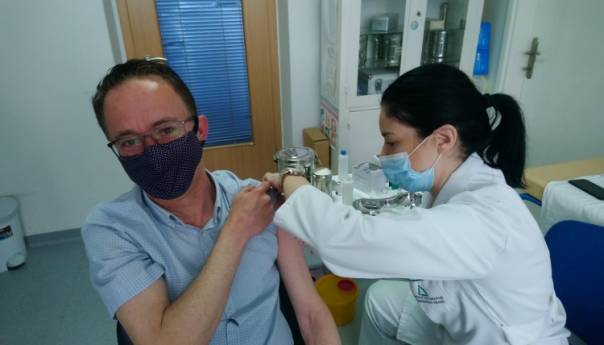 Zeničko-dobojski kanton vakciniše novinare i medijske radnike