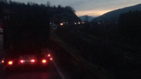 Žepče: Sudar kamiona i dva automobila, jedna osoba poginula