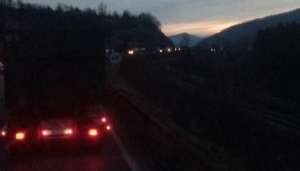 Žepče: Sudar kamiona i dva automobila, jedna osoba poginula