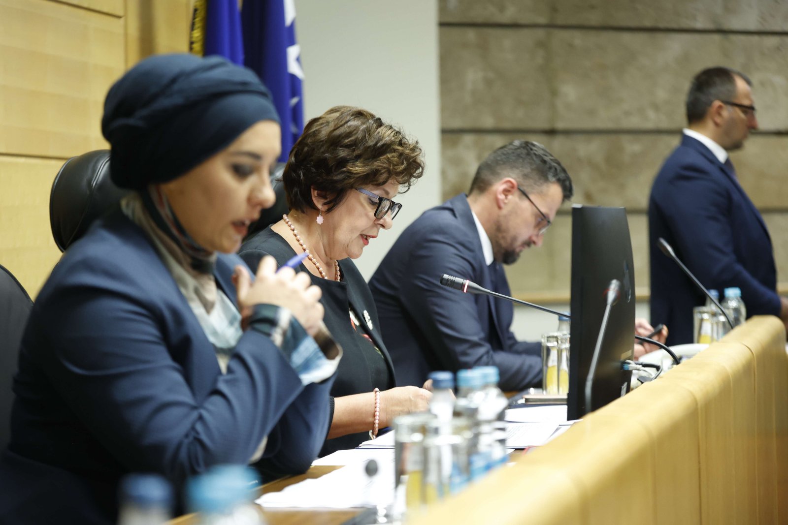 Žestoka rasprava u Parlamentu: Na silu će se odgovoriti silom