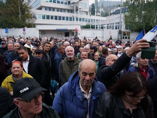 Žestoke kritike Schmidtu, traži se njegov odlazak: Desiće se narod!