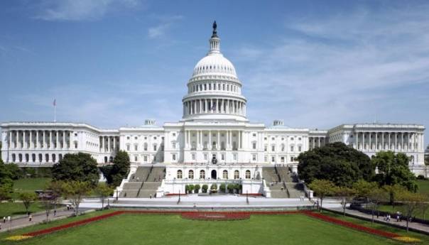 Zgrada Kapitola zatvorena za javne obilaske, kongresmeni na sedmičnom odsustvu