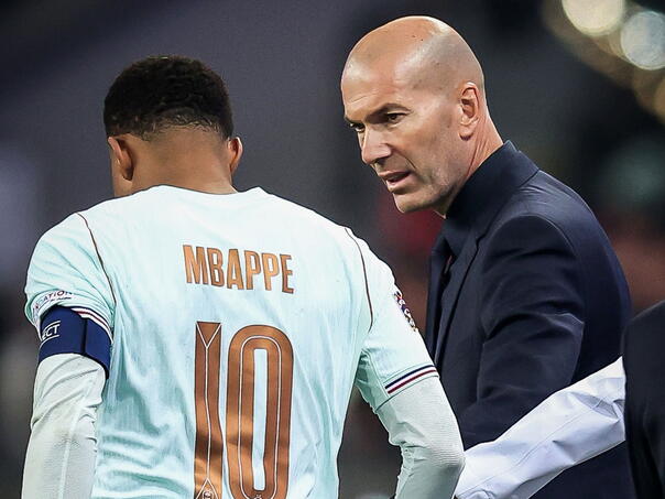 Zidaneov debi iz snova: Francuska slavila, Mbappé zabio pa se povrijedio