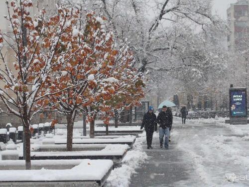 Snježna čarolija i u Banjaluci: Pogledajte šta smo zabilježili